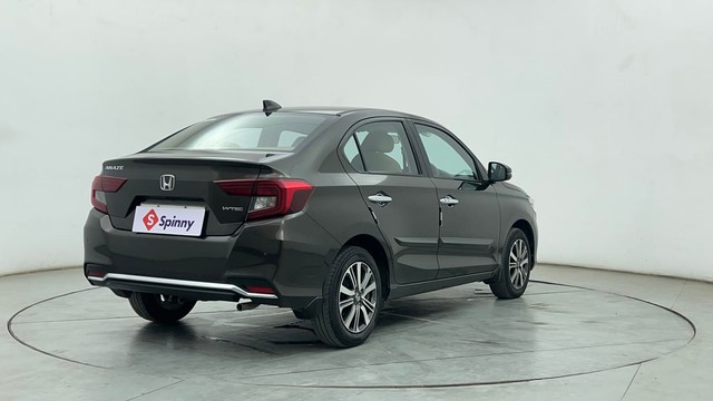 Second-hand 2023 Honda Amaze VX CVT Petrol for sale in Chennai-3