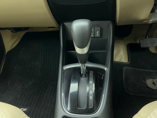 Second-hand 2023 Honda Amaze VX CVT Petrol for sale in Chennai-12