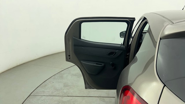 Second-hand 2016 Renault KWID RXT for sale in Chennai-27