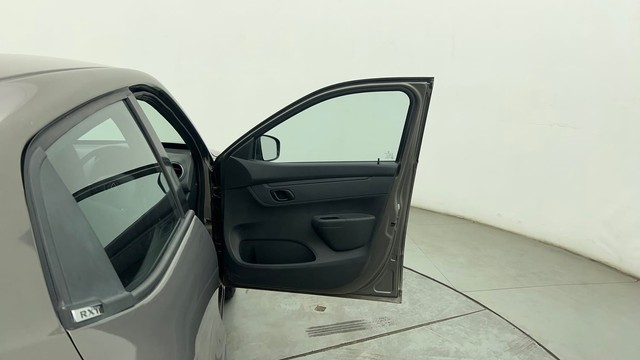 Second-hand 2016 Renault KWID RXT for sale in Chennai-16