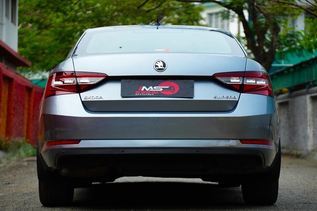 Second-hand 2019 Skoda Superb LK 1.8 TSI AT for sale in Kolkata-2