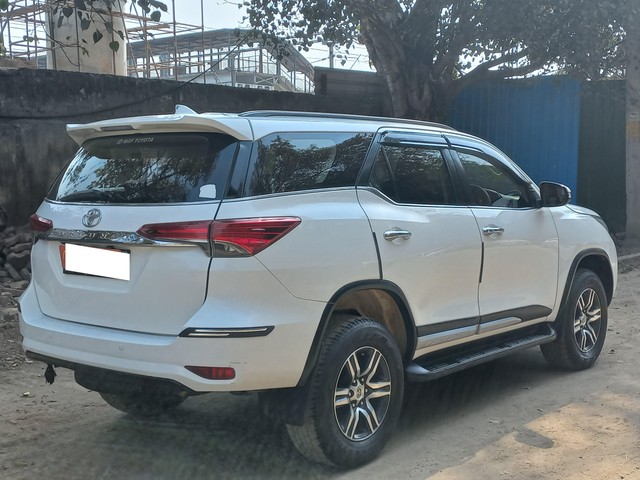 Second-hand 2019 Toyota Fortuner 2.8 2WD AT BSIV for sale in New Delhi-1