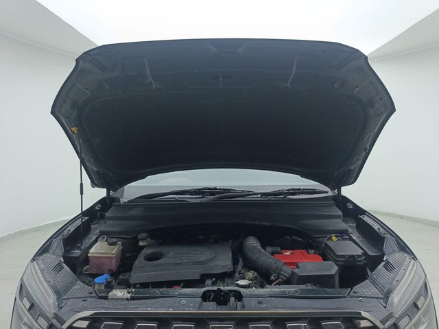 Second-hand 2022 Hyundai Alcazar Signature 6Str Diesel AT for sale in Visakhapatnam-8