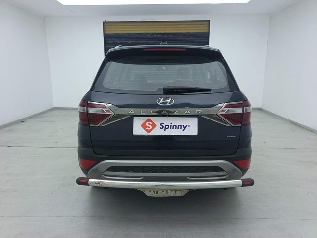 Second-hand 2022 Hyundai Alcazar Signature 6Str Diesel AT for sale in Visakhapatnam-4