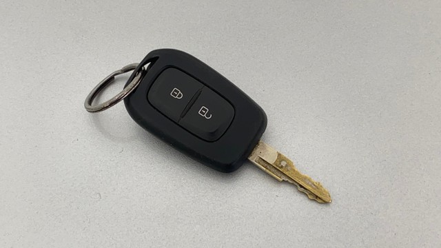 Second-hand 2020 Renault KWID RXT for sale in Ahmedabad-21