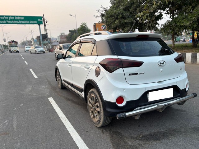 Second-hand 2015 Hyundai i20 Active 1.4 S for sale in Lucknow-9