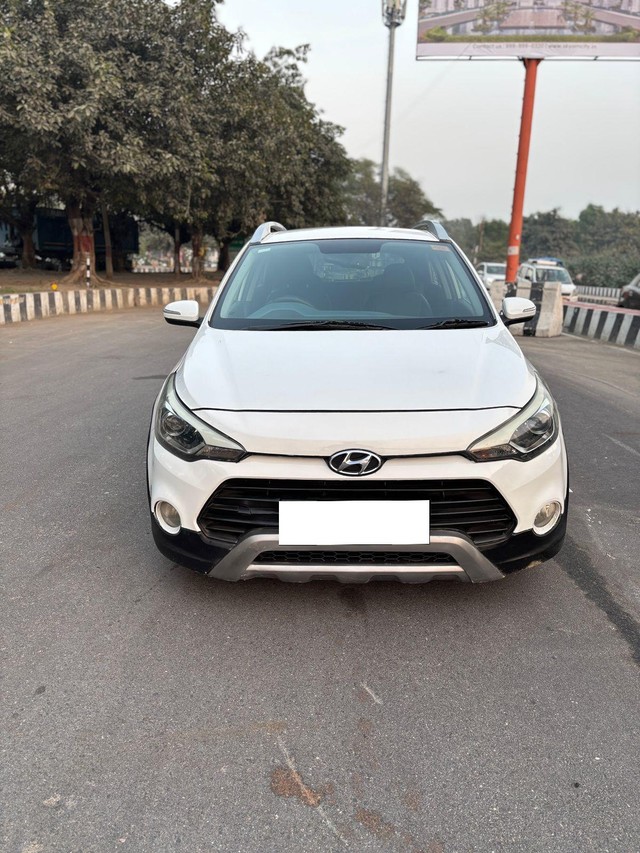 Second-hand 2015 Hyundai i20 Active 1.4 S for sale in Lucknow-5