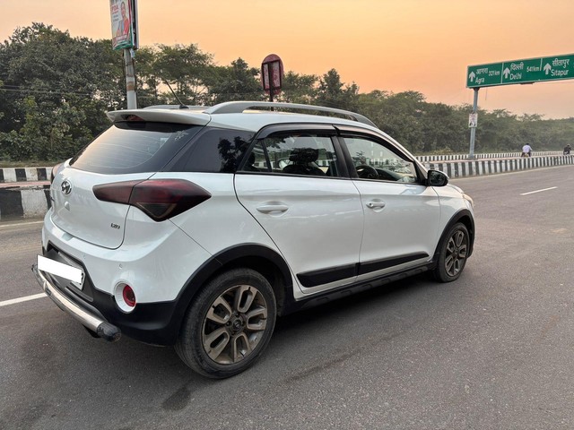 Second-hand 2015 Hyundai i20 Active 1.4 S for sale in Lucknow-8