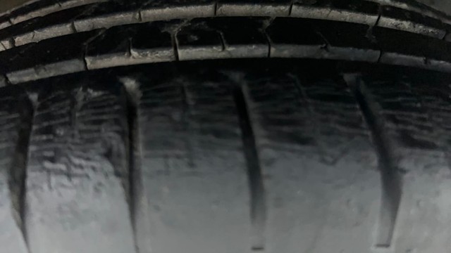 Second-hand 2015 Maruti Suzuki Ciaz ZXi for sale in Ahmedabad-25