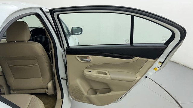 Second-hand 2015 Maruti Suzuki Ciaz ZXi for sale in Ahmedabad-33