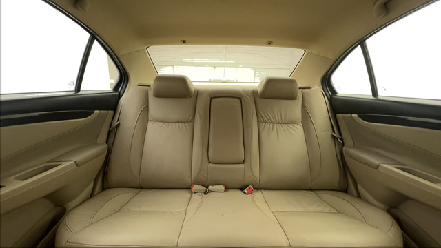 Second-hand 2015 Maruti Suzuki Ciaz ZXi for sale in Ahmedabad-28