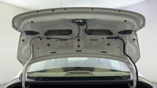 Second-hand 2015 Maruti Suzuki Ciaz ZXi for sale in Ahmedabad-36