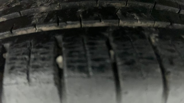 Second-hand 2015 Maruti Suzuki Ciaz ZXi for sale in Ahmedabad-24