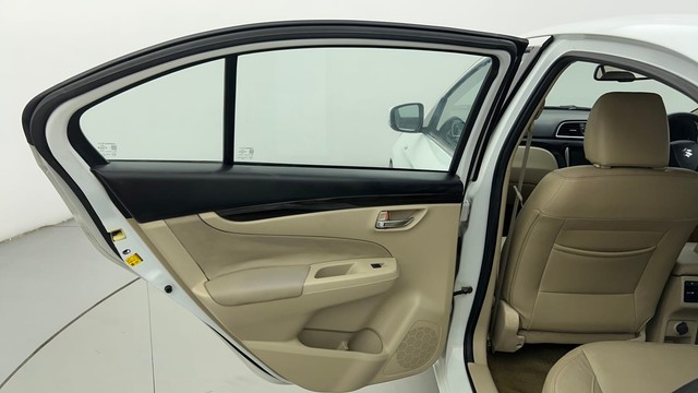 Second-hand 2015 Maruti Suzuki Ciaz ZXi for sale in Ahmedabad-38