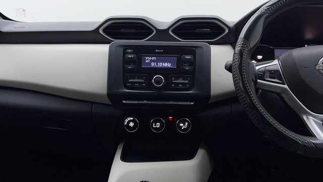 Second-hand 2022 Nissan Magnite XV Executive for sale in Noida-23