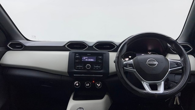 Second-hand 2022 Nissan Magnite XV Executive for sale in Noida-11