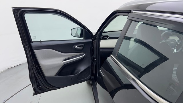 Second-hand 2022 Nissan Magnite XV Executive for sale in Noida-30