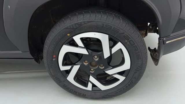 Second-hand 2022 Nissan Magnite XV Executive for sale in Noida-19