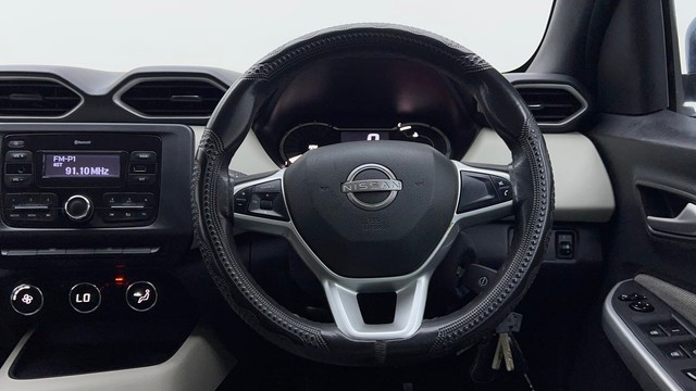 Second-hand 2022 Nissan Magnite XV Executive for sale in Noida-28