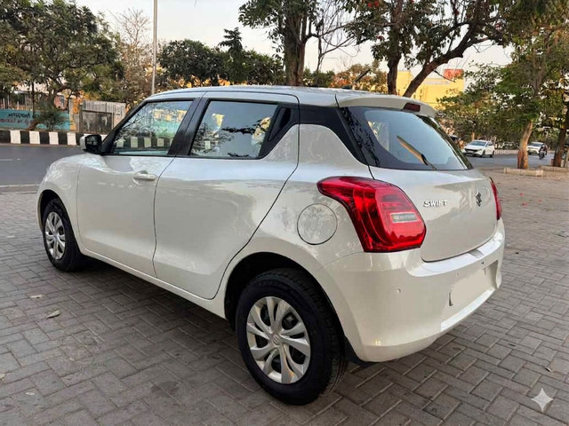 Maruti Suzuki Swift AMT VXI Second-hand 2019 Maruti Suzuki Swift AMT VXI for sale in Vadodara-3
