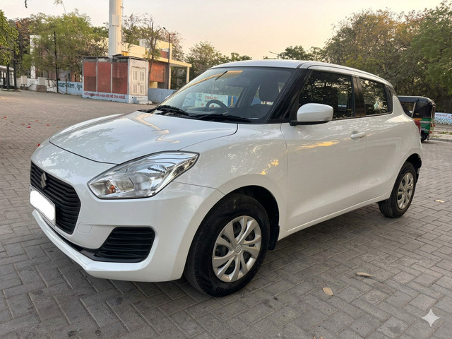 Maruti Suzuki Swift AMT VXI Second-hand 2019 Maruti Suzuki Swift AMT VXI for sale in Vadodara-5