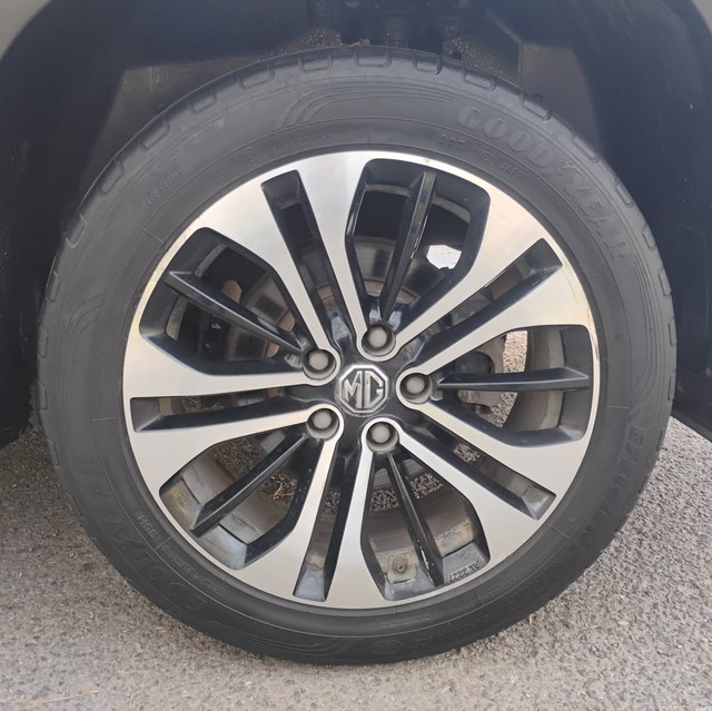 Second-hand 2022 MG Hector Plus Sharp Diesel MT for sale in Agra-6