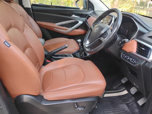 Second-hand 2022 MG Hector Plus Sharp Diesel MT for sale in Agra-9