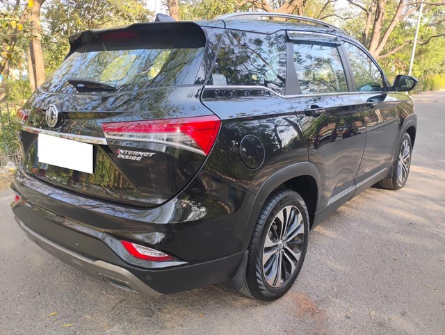 Second-hand 2022 MG Hector Plus Sharp Diesel MT for sale in Agra-11