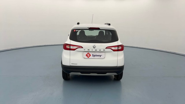 Second-hand 2022 Renault Triber RXT for sale in Lucknow-4