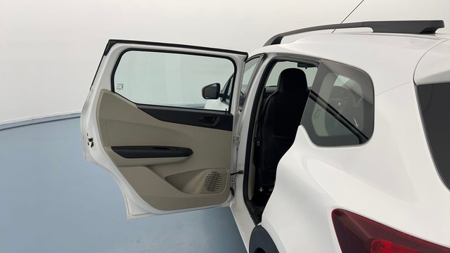 Second-hand 2022 Renault Triber RXT for sale in Lucknow-27