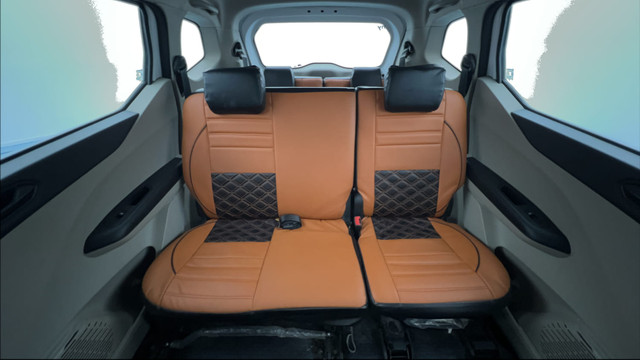 Second-hand 2022 Renault Triber RXT for sale in Lucknow-29