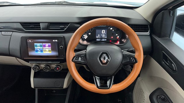 Second-hand 2022 Renault Triber RXT for sale in Lucknow-30