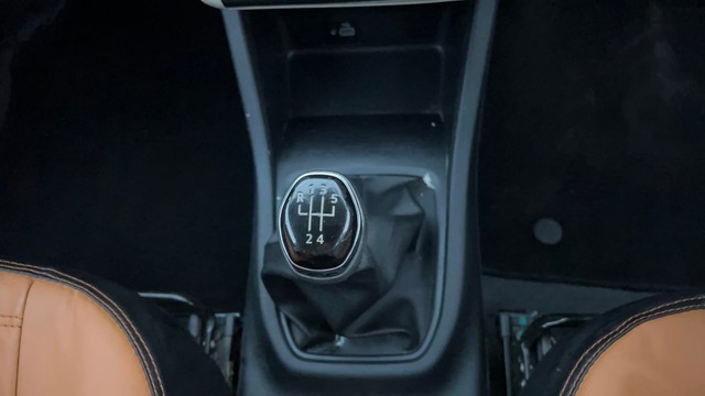 Second-hand 2022 Renault Triber RXT for sale in Lucknow-12