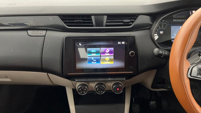 Second-hand 2022 Renault Triber RXT for sale in Lucknow-31