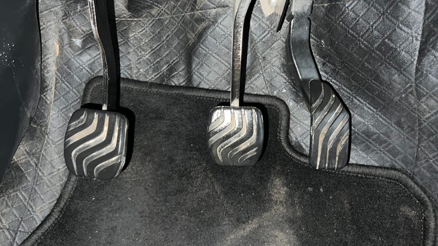 Second-hand 2022 Renault Triber RXT for sale in Lucknow-14