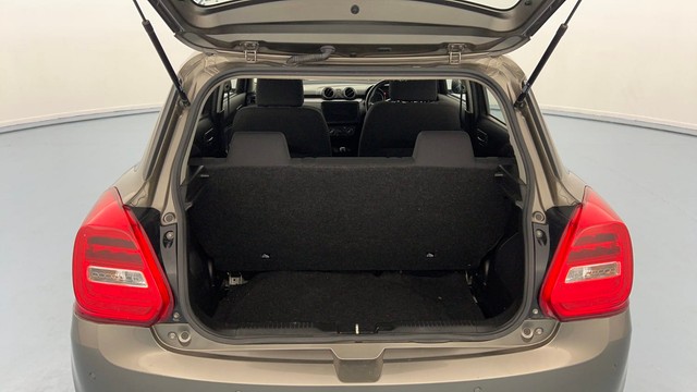 Second-hand 2022 Maruti Suzuki Swift VXI for sale in Lucknow-9