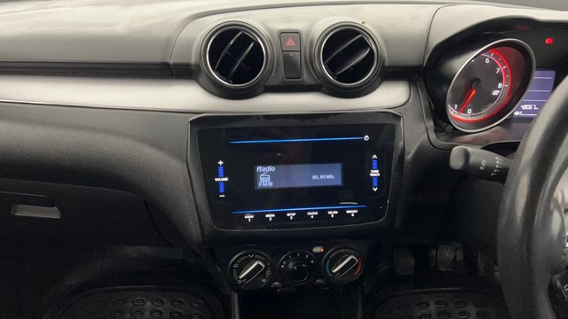 Second-hand 2022 Maruti Suzuki Swift VXI for sale in Lucknow-23