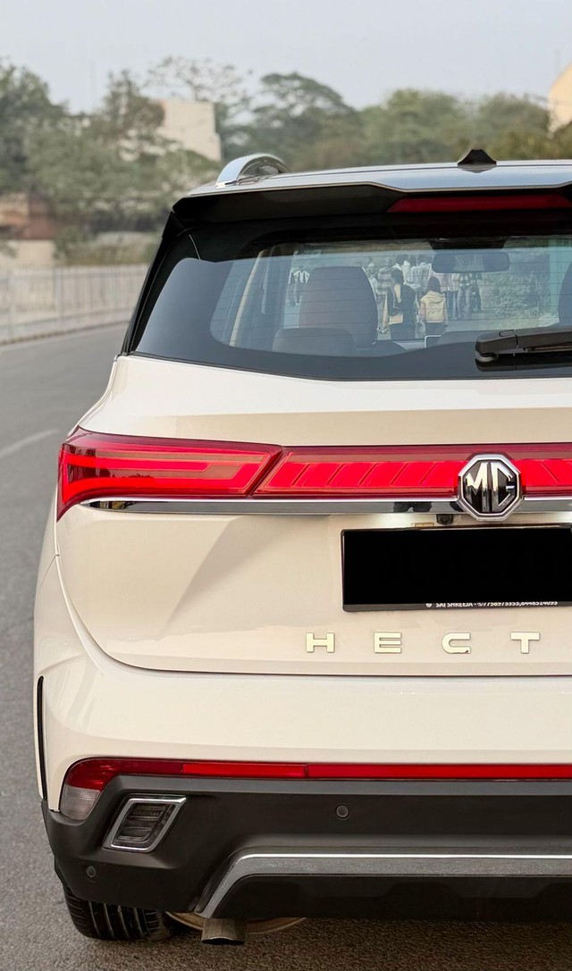 MG Hector Plus Savvy Pro CVT 7 Str 2023-2025 Second-hand 2024 MG Hector Plus Savvy Pro CVT 7 Str 2023-2025 for sale in New Delhi-9