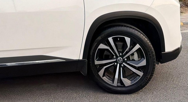 MG Hector Plus Savvy Pro CVT 7 Str 2023-2025 Second-hand 2024 MG Hector Plus Savvy Pro CVT 7 Str 2023-2025 for sale in New Delhi-8