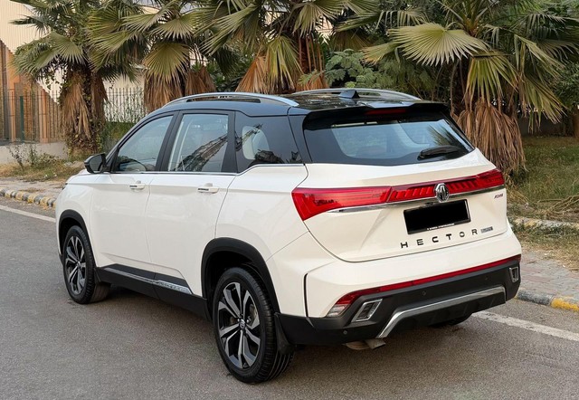 MG Hector Plus Savvy Pro CVT 7 Str 2023-2025 Second-hand 2024 MG Hector Plus Savvy Pro CVT 7 Str 2023-2025 for sale in New Delhi-4