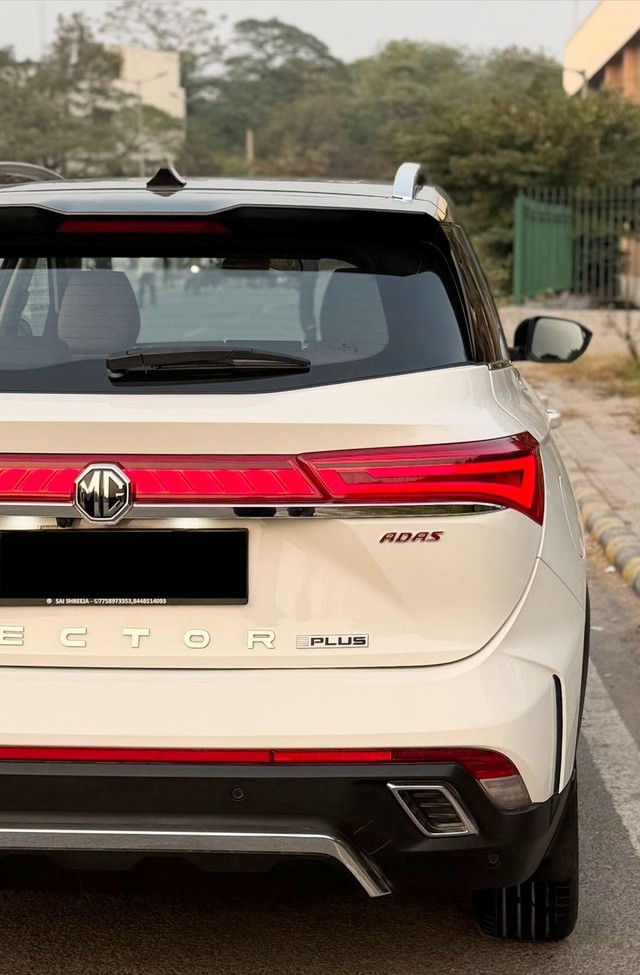 MG Hector Plus Savvy Pro CVT 7 Str 2023-2025 Second-hand 2024 MG Hector Plus Savvy Pro CVT 7 Str 2023-2025 for sale in New Delhi-15