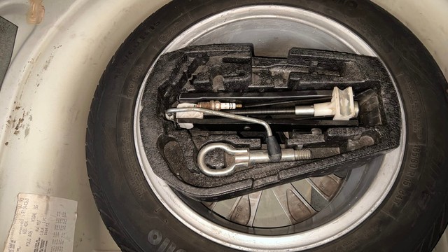 Second-hand 2014 Volkswagen Polo Petrol Highline 1.2L for sale in Chandigarh-21