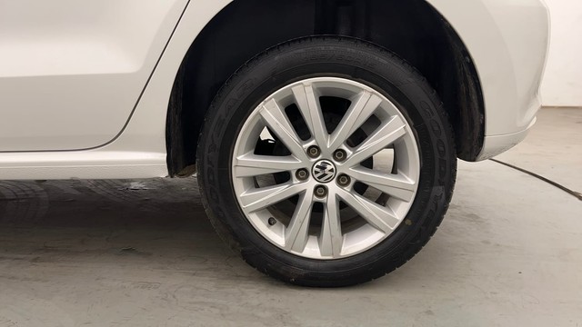 Second-hand 2014 Volkswagen Polo Petrol Highline 1.2L for sale in Chandigarh-19