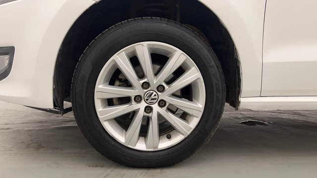 Second-hand 2014 Volkswagen Polo Petrol Highline 1.2L for sale in Chandigarh-20