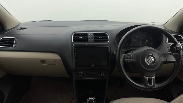 Second-hand 2014 Volkswagen Polo Petrol Highline 1.2L for sale in Chandigarh-11