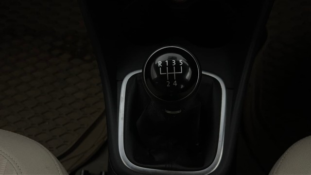 Second-hand 2014 Volkswagen Polo Petrol Highline 1.2L for sale in Chandigarh-12