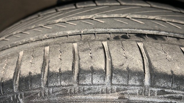 Second-hand 2014 Volkswagen Polo Petrol Highline 1.2L for sale in Chandigarh-27