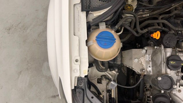 Second-hand 2014 Volkswagen Polo Petrol Highline 1.2L for sale in Chandigarh-35