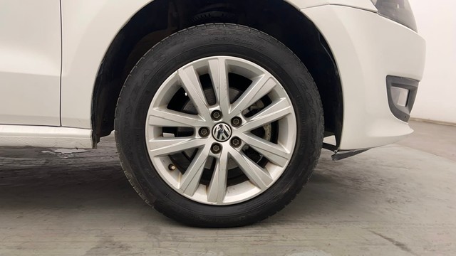 Second-hand 2014 Volkswagen Polo Petrol Highline 1.2L for sale in Chandigarh-17