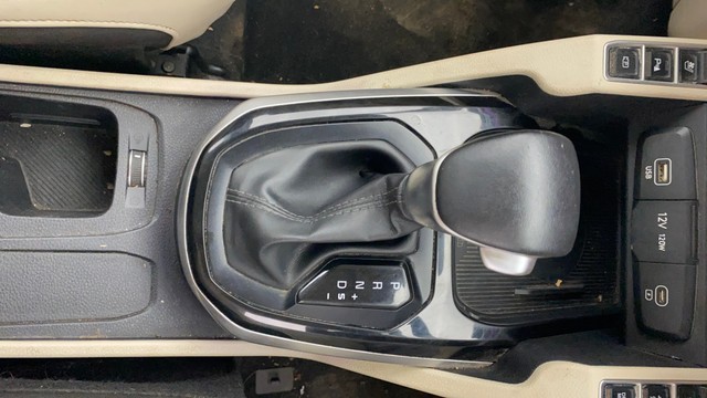 Kia Carens Luxury Plus Diesel AT 6 STR BSVI Second-hand 2022 Kia Carens Luxury Plus Diesel AT 6 STR BSVI for sale in New Delhi-13